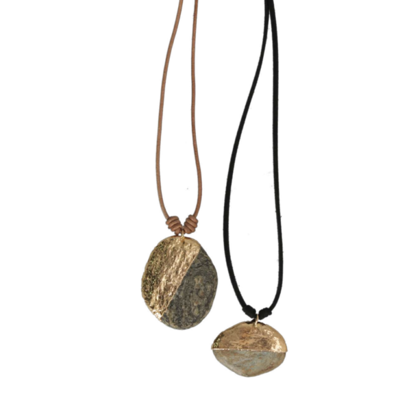 LEATHER NECKLACE WITH STONE PENDANT